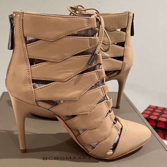 NEW BCBGMaxAzria Leather Bren Lace-Up Cage Almond Toe Bootie in Max Nude … NIB - Picture 10 of 15